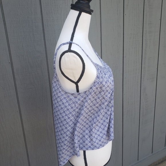 Top - Picture 3 of 4